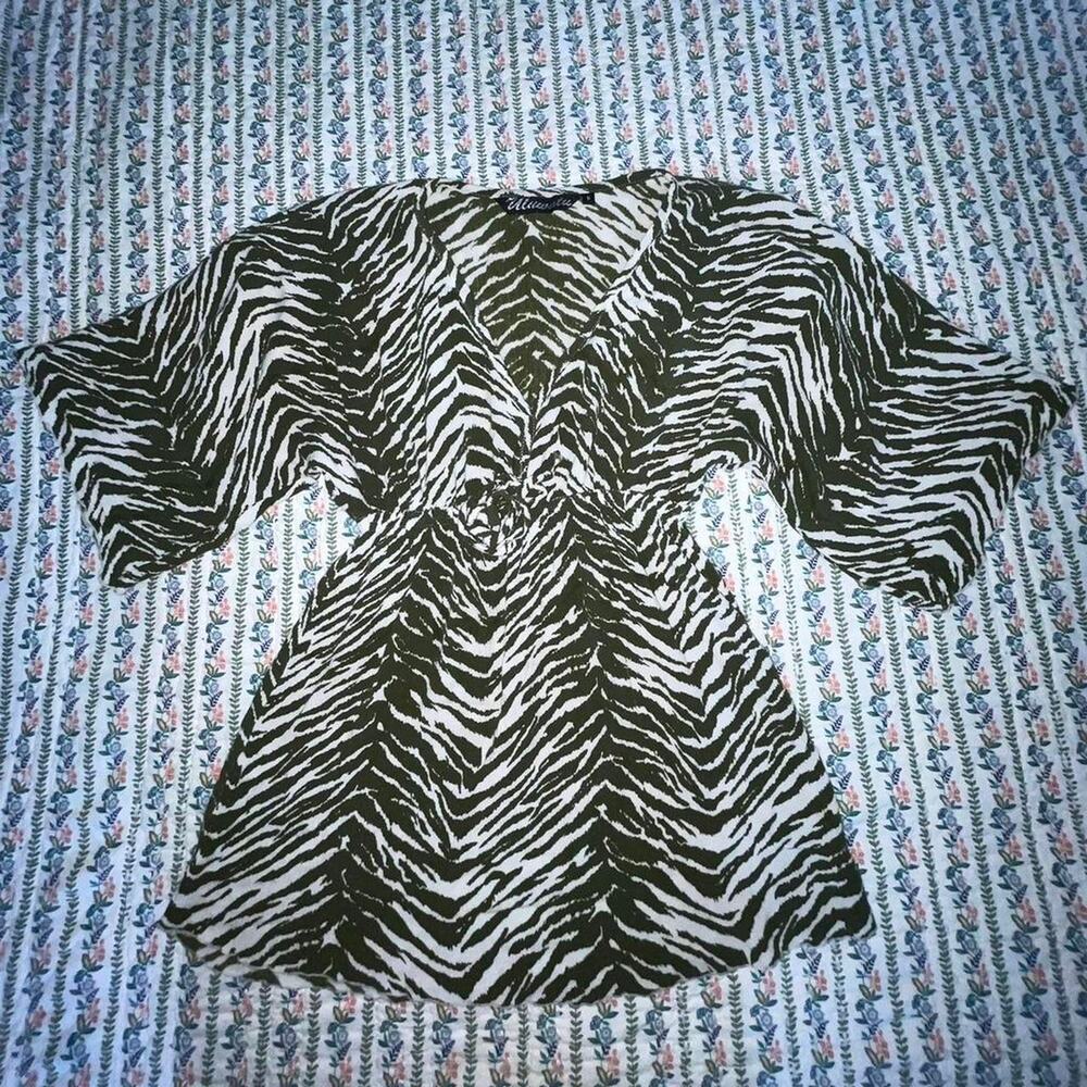 Uluwatu size small green zebra